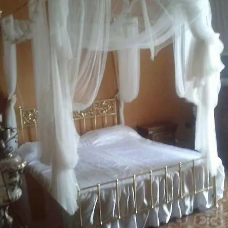 Couette-café Albisola 4*