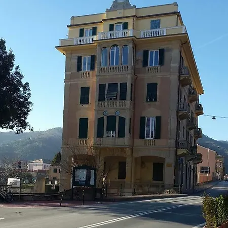 Couette-café Albisola 2*